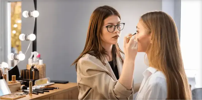 Manichiura, pedichiura, cosmetica, aplicare gene, coafor, frizerie, machiaj, cluj napoca, salon infrumusetare