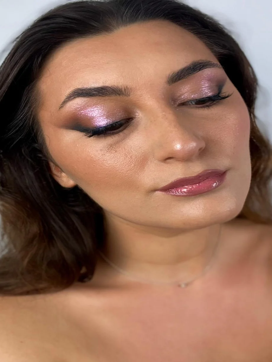 Machiaj profesional, machiaj zi, machiaj seara, machiaj nunta, machiar botez, machiaj foto in Cluj Napoca - Absolute Beauty - Salon de infrumusetare Cluj Napoca